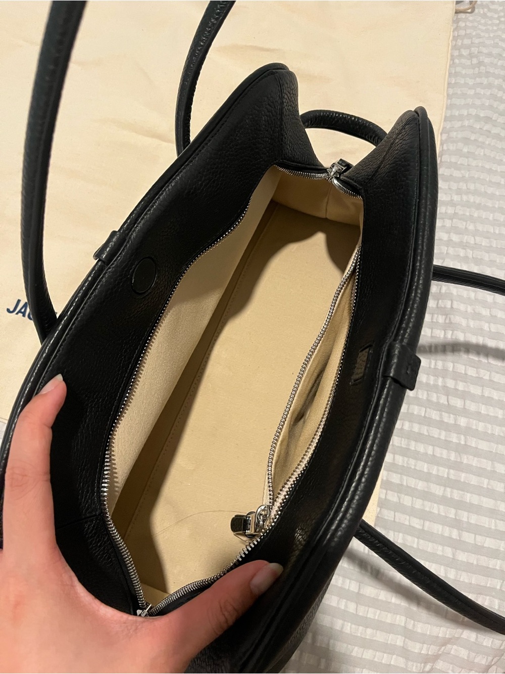Like New, Jacquemus Turismo Handbag in black grained calfskin - Picture 3 of 7